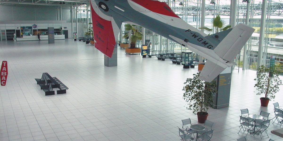 Stations and airports - TARBES-LOURDES PYRENEES AIRPORT