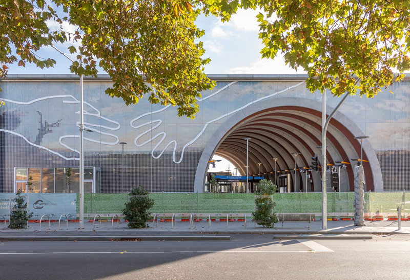 Art and sustainability together: the work of Abdul Abdullah becomes an eco-active façade for the Arden Station in Melbourne, with Fiandre and Artedomus