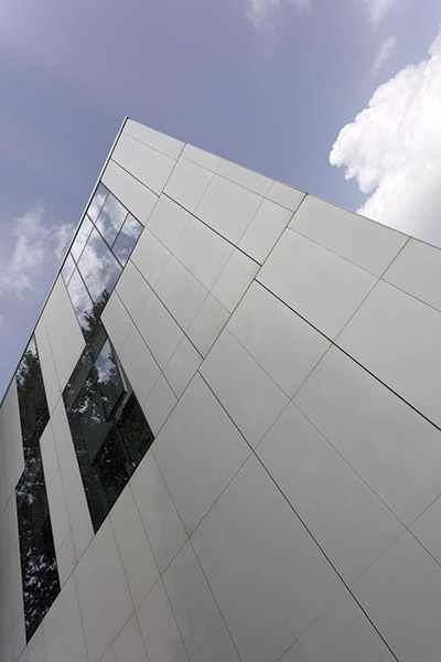 Outdoor Flooring Wall Coverings And Exterior Facades In Porcelain Tile Granitifiandre Porcelain Tile Exterior Cladding
