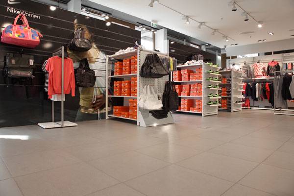 steekpenningen leugenaar Altijd Nike Stadium Store, Germany | Fiandre Architectural Surfaces