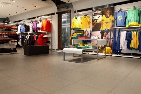 steekpenningen leugenaar Altijd Nike Stadium Store, Germany | Fiandre Architectural Surfaces